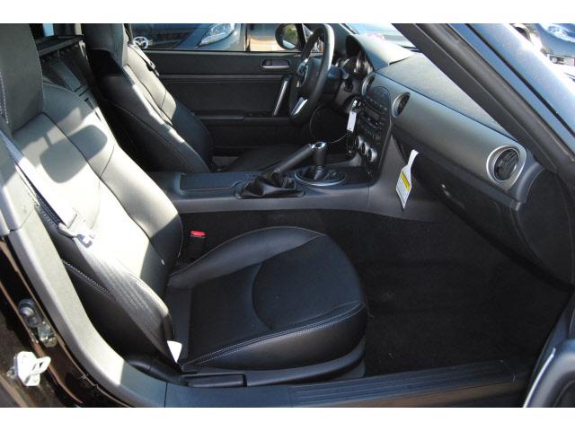 Mazda MX-5 Miata 2011 photo 4