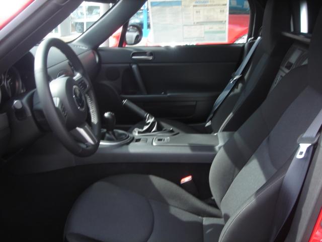 Mazda MX-5 Miata 2011 photo 2