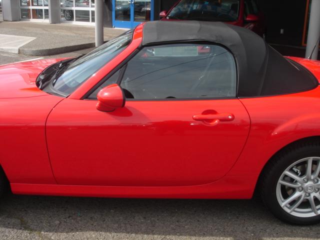 Mazda MX-5 Miata 2011 photo 3