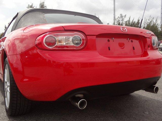 Mazda MX-5 Miata 2011 photo 5