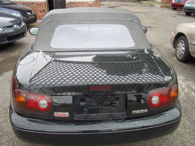 Mazda MX-5 Miata 2011 photo 3