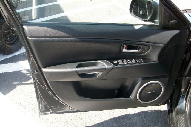 Mazda Mazda3 2006 photo 2