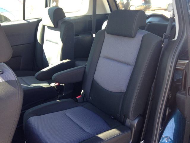 Mazda Mazda5 2006 photo 2