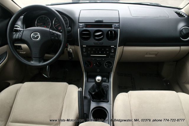 Mazda Mazda6 4dr Sdn 2.4L FWD Sedan