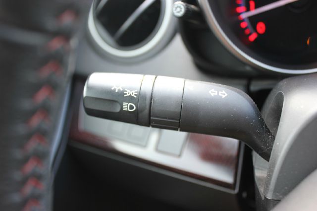 Mazda Mazdaspeed3 2010 photo 16