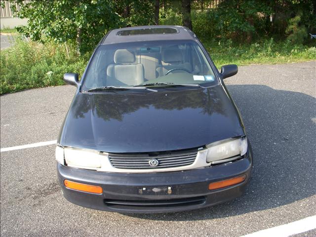 Mazda Protege 1995 photo 2