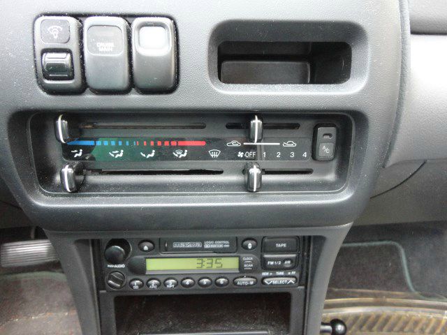 Mazda Protege 1996 photo 1