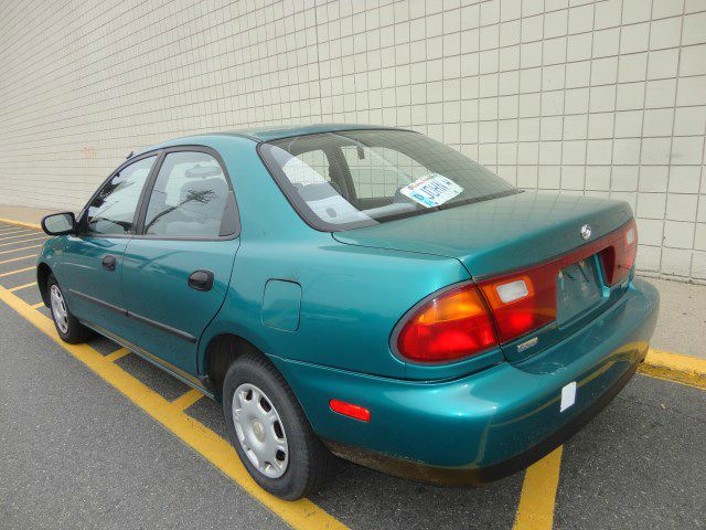 Mazda Protege 1996 photo 9