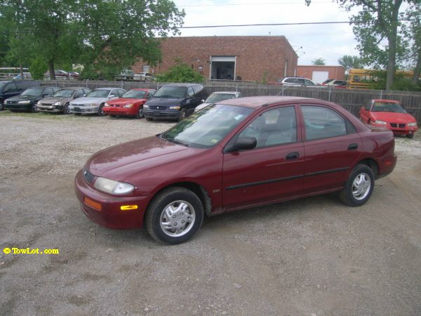 Mazda Protege 1996 photo 1