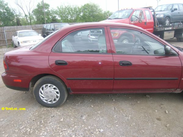Mazda Protege 1996 photo 2