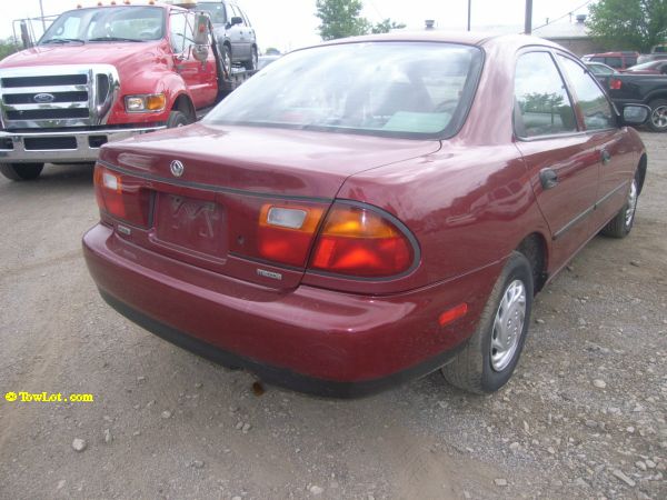 Mazda Protege 1996 photo 3