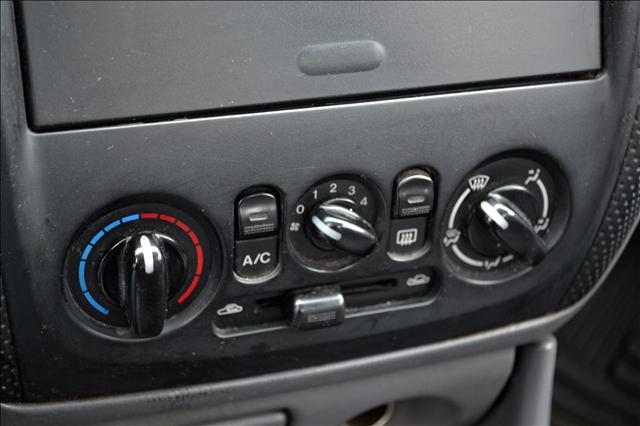 Mazda Protege 1999 photo 2