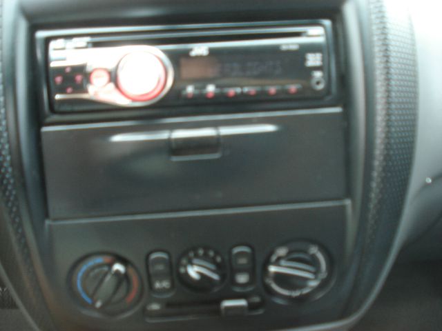 Mazda Protege 2000 photo 1