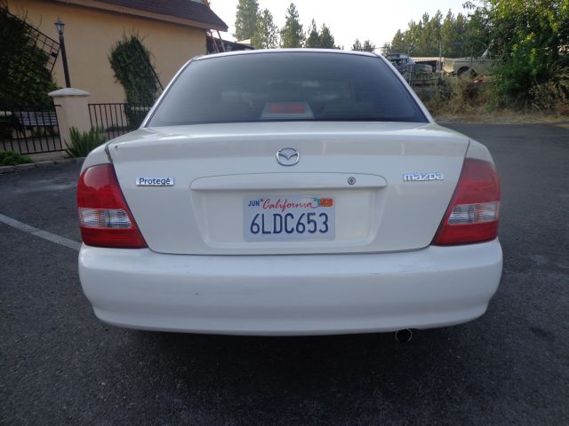 Mazda Protege 2000 photo 4