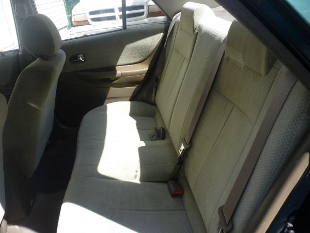 Mazda Protege 2000 photo 1