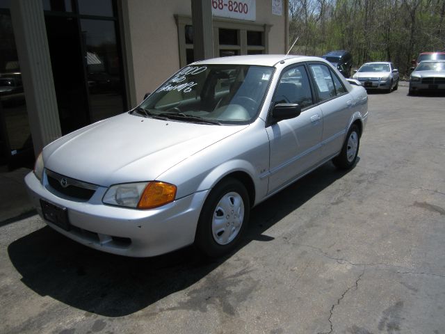 Mazda Protege 2000 photo 1