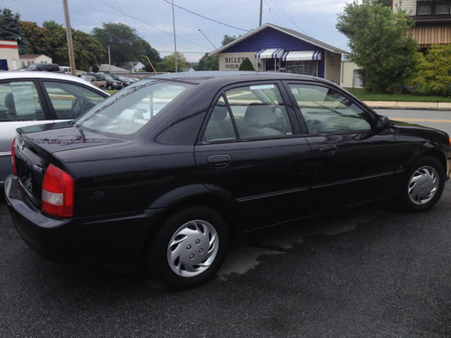 Mazda Protege 2000 photo 1