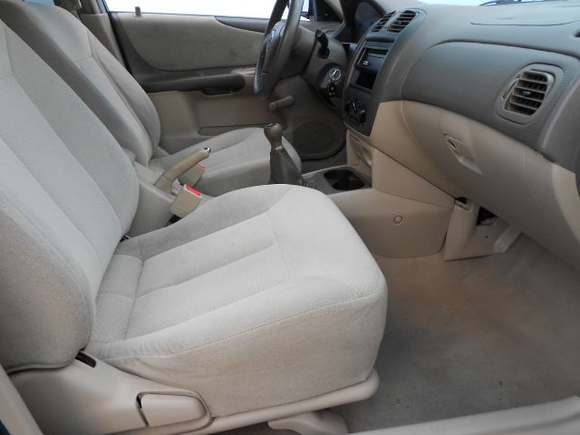 Mazda Protege 2001 photo 1