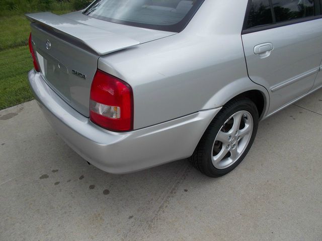 Mazda Protege 2001 photo 4