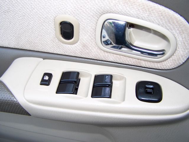 Mazda Protege 2001 photo 8