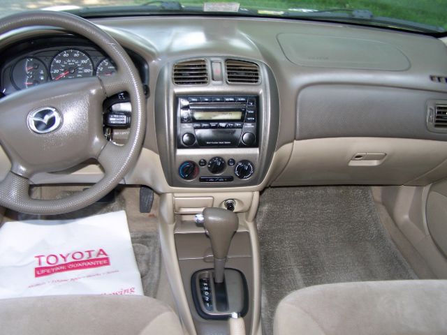 Mazda Protege 2001 photo 9