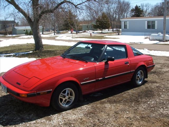 Mazda RX-7 1983 photo 2