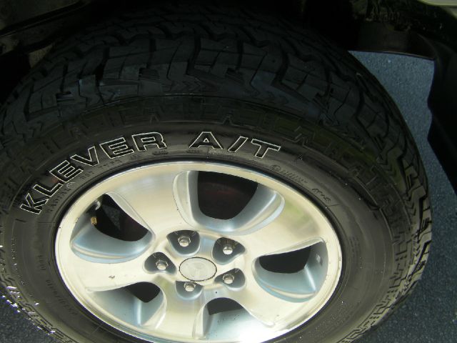 Mazda Tribute 2001 photo 3