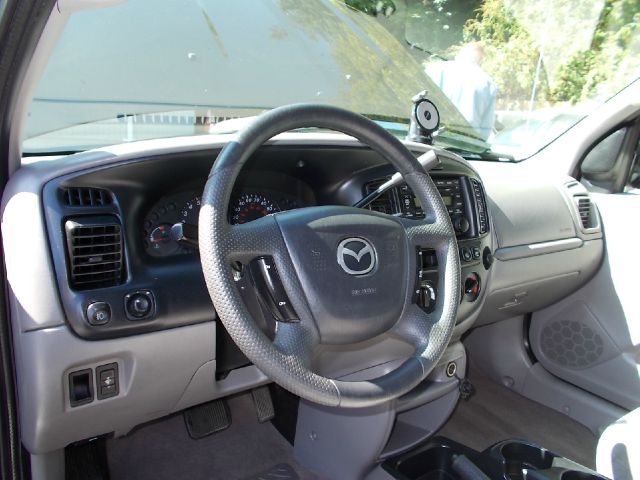 Mazda Tribute 2002 photo 3