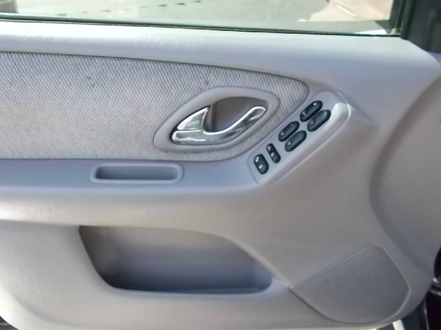 Mazda Tribute 2002 photo 4