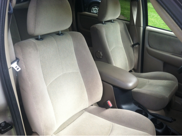 Mazda Tribute LS Truck SUV