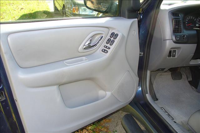 Mazda Tribute 2002 photo 1