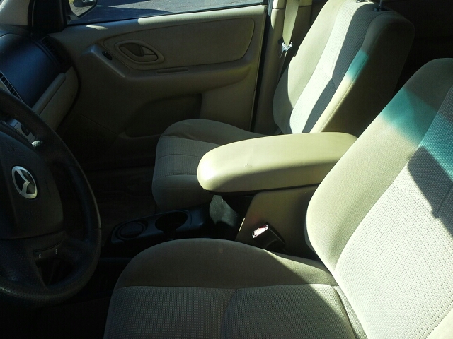 Mazda Tribute 2003 photo 2