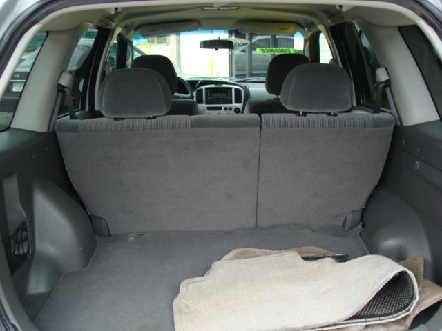 Mazda Tribute 2003 photo 2