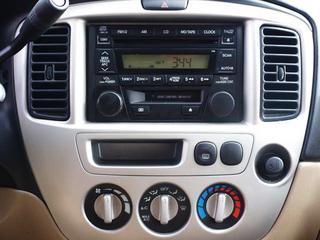 Mazda Tribute 2004 photo 2