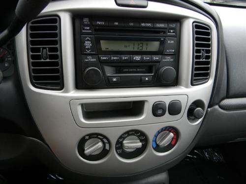 Mazda Tribute 2004 photo 2