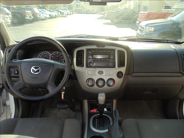 Mazda Tribute 2005 photo 2
