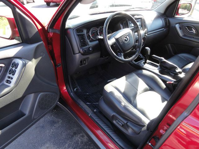Mazda Tribute 2005 photo 2