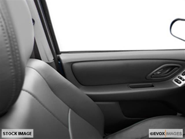 Mazda Tribute 2006 photo 2