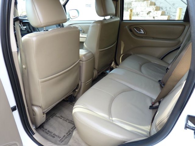 Mazda Tribute 2006 photo 17