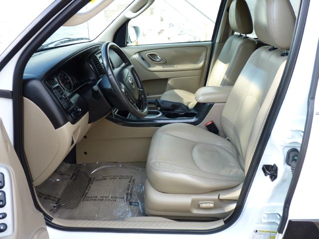 Mazda Tribute 2006 photo 2