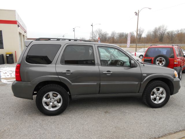 Mazda Tribute 2006 photo 2