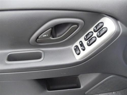 Mazda Tribute 2006 photo 3