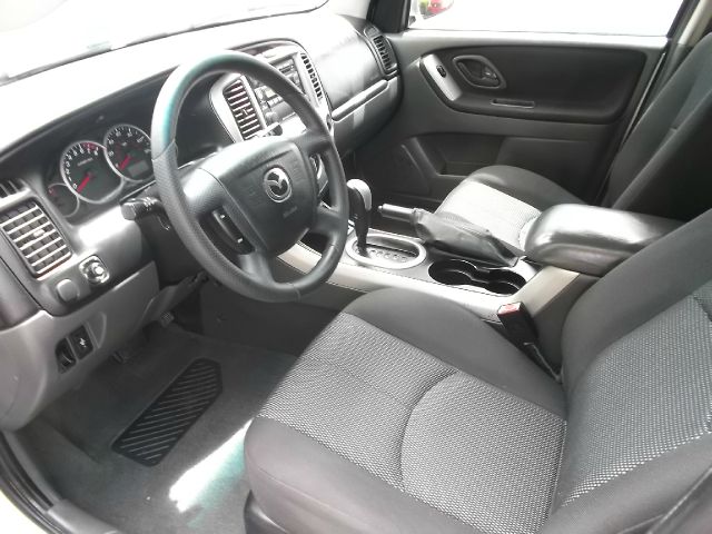 Mazda Tribute 2006 photo 1