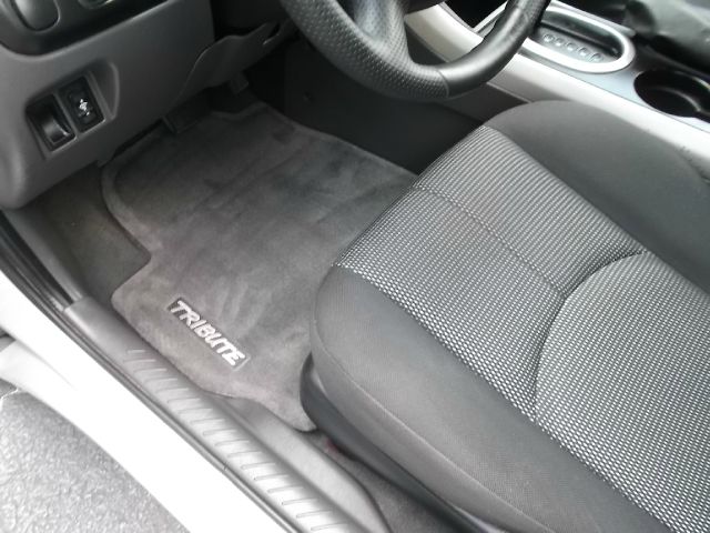 Mazda Tribute 2006 photo 2