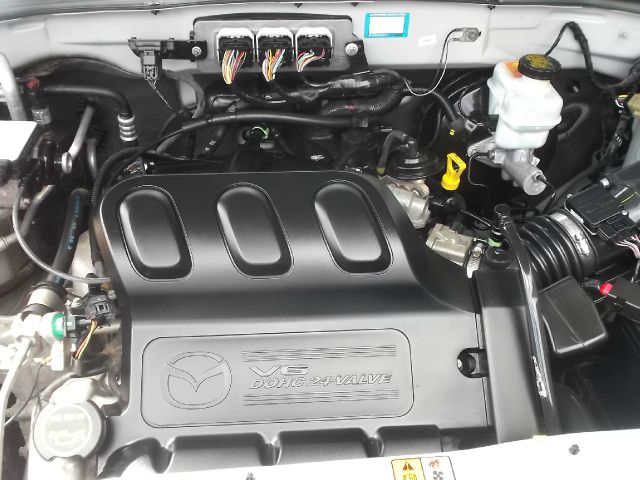 Mazda Tribute 2006 photo 3