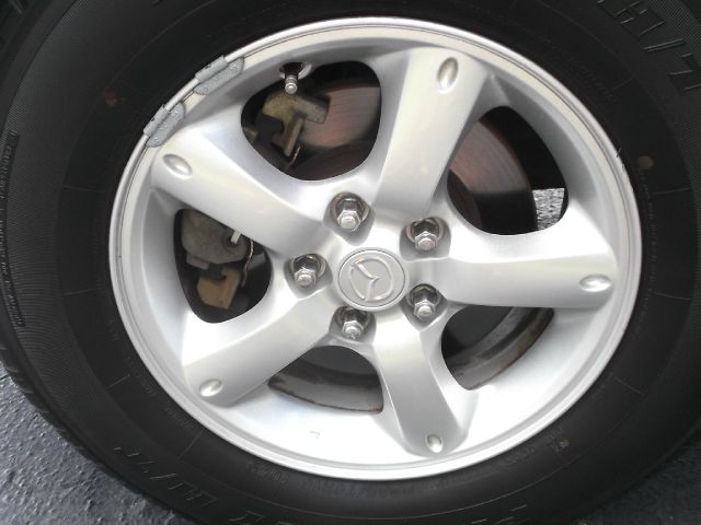 Mazda Tribute 2006 photo 9