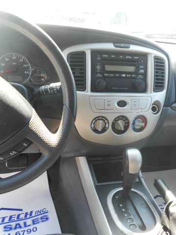 Mazda Tribute 2006 photo 3