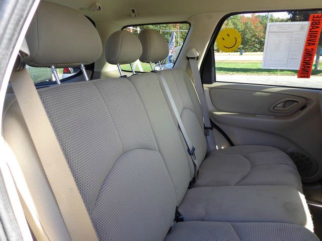 Mazda Tribute 2006 photo 2