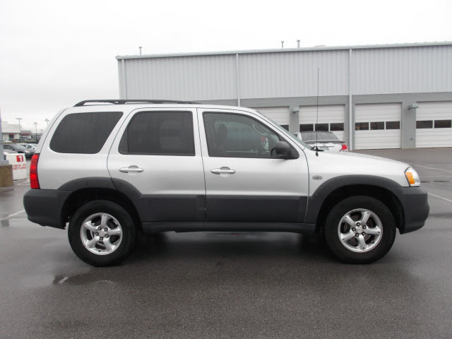 Mazda Tribute 2006 photo 2