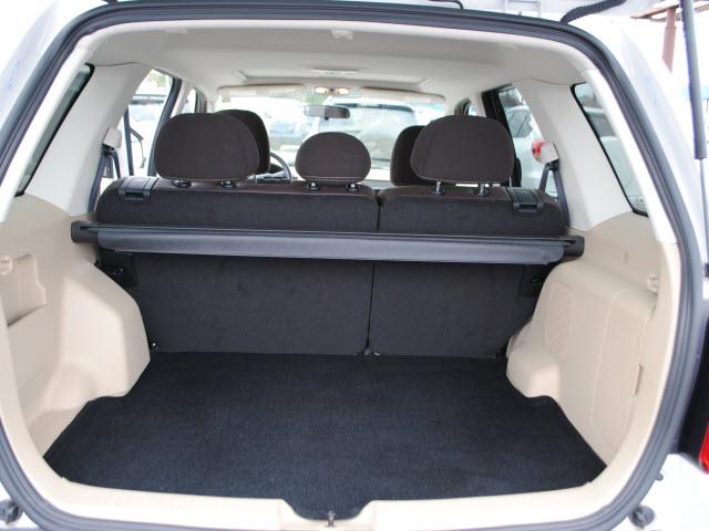 Mazda Tribute 2009 photo 4